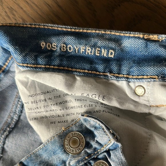 American Eagle Distressed Light Blue Denim Jeans 90’s Boyfriend High Waisted - Picture 3 of 6